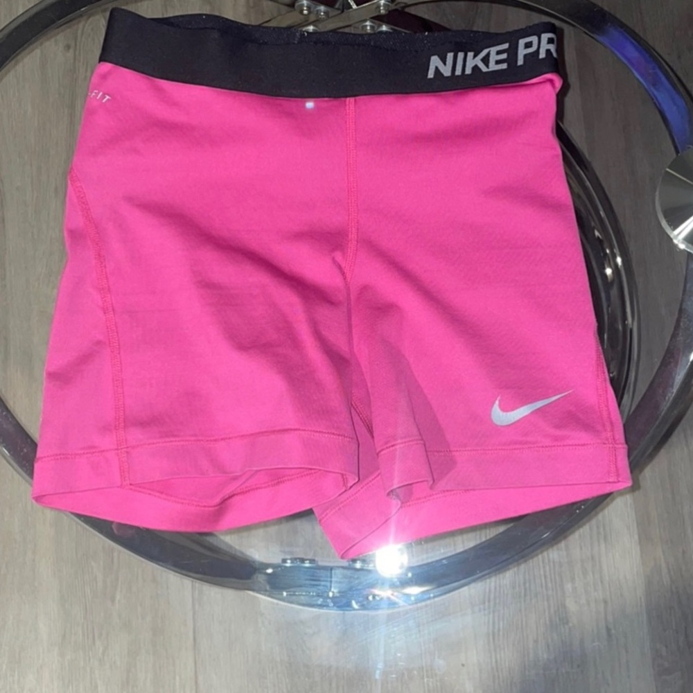 Nike pro 5